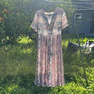 Vintage Chic Floral Maxi Dress with Pretty Floral Buttons! Cottagecore Magic